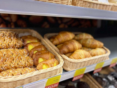 BUTIKSHYLLOR - LEVERANS OCH MONTERING I DEN NYA BUTIKEN I "TOPPEN" BUTIKSNÄTVERK 7